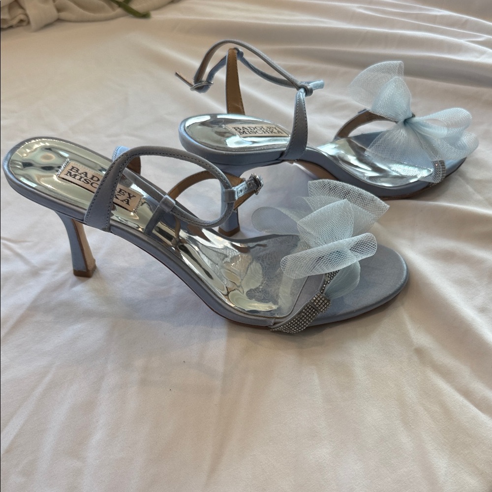 Badgley Mischka Sky Blue Strappy Heels bow 9.5